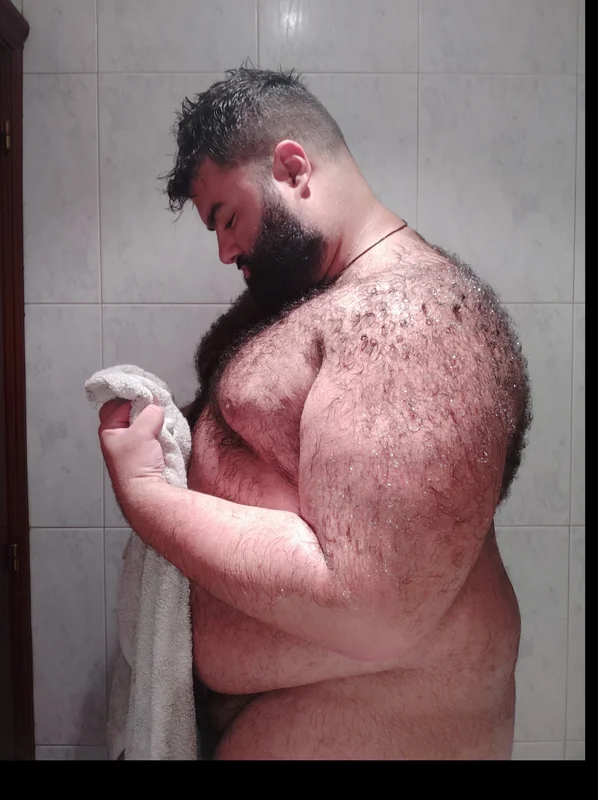 Themencey OnlyFans Creator Themencey OnlyFans Canarian Bear from Barcelona
