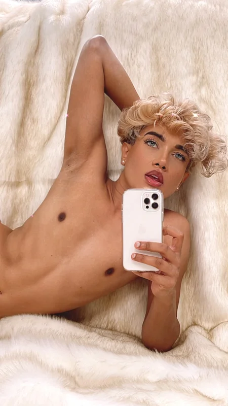 Skyler OnlyFans Profile Skyler OnlyFans creator showcasing body