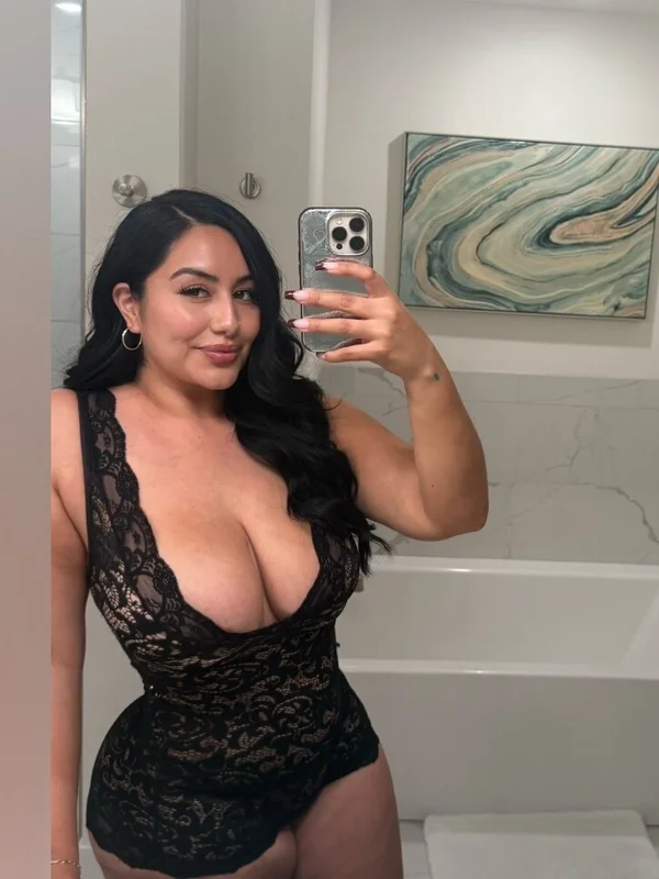 Therealxxxenasteph OnlyFans Exclusive Creator