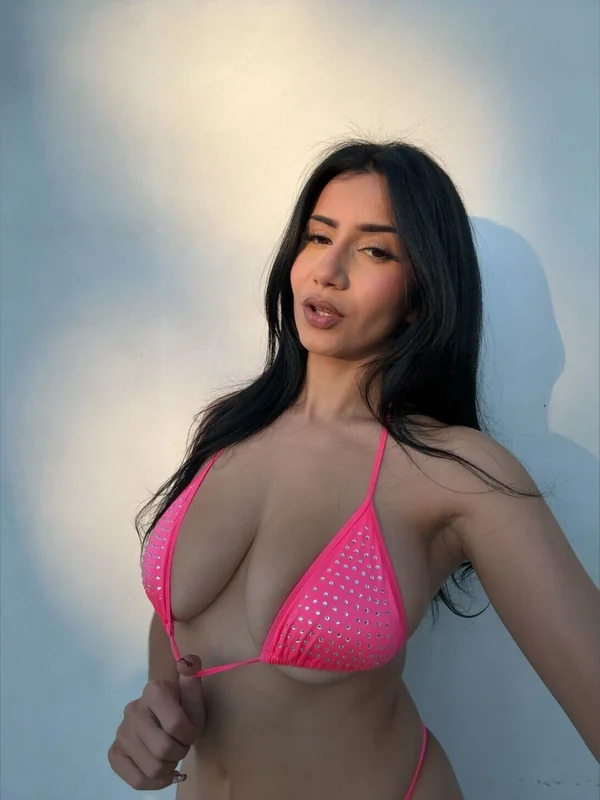 Theroxiesinner OnlyFans profile