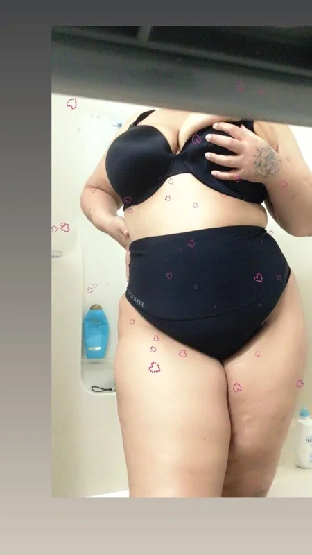Jodi Lovett OnlyFans creator with big tits