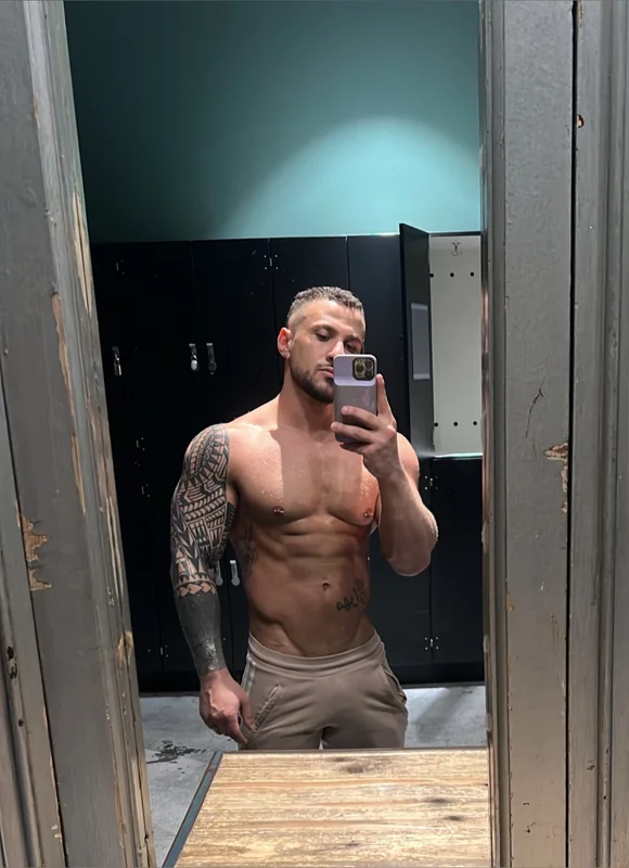 Papito OnlyFans Masculine Athletic Guy