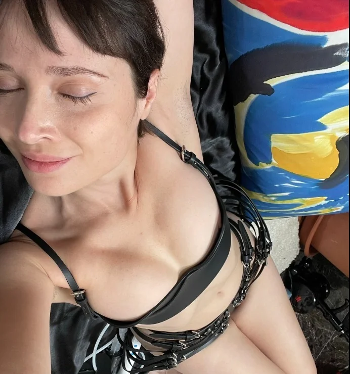 thongria Zoë Ligon OnlyFans creator with engaging content