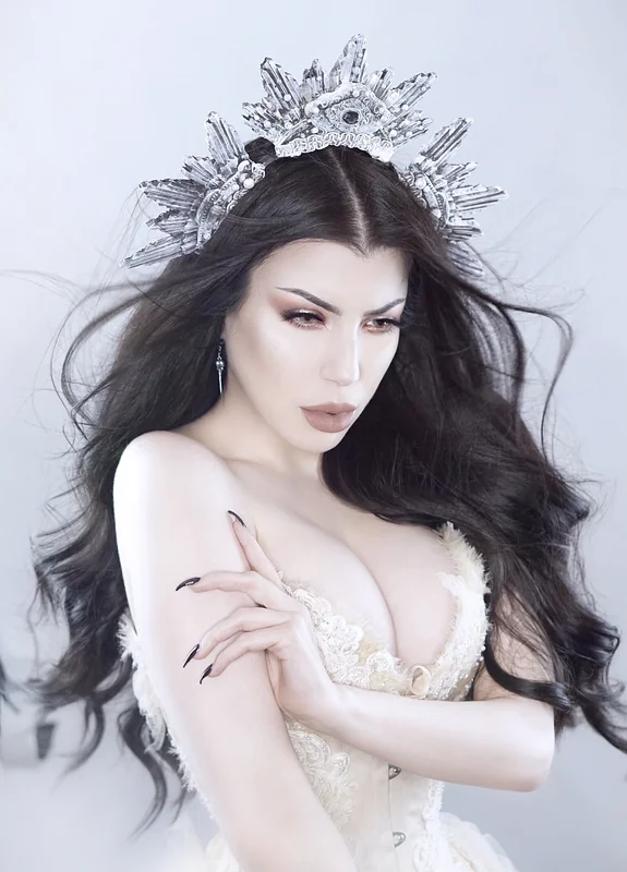 Threnody in Velvet - OnlyFans Creator Profile Picture