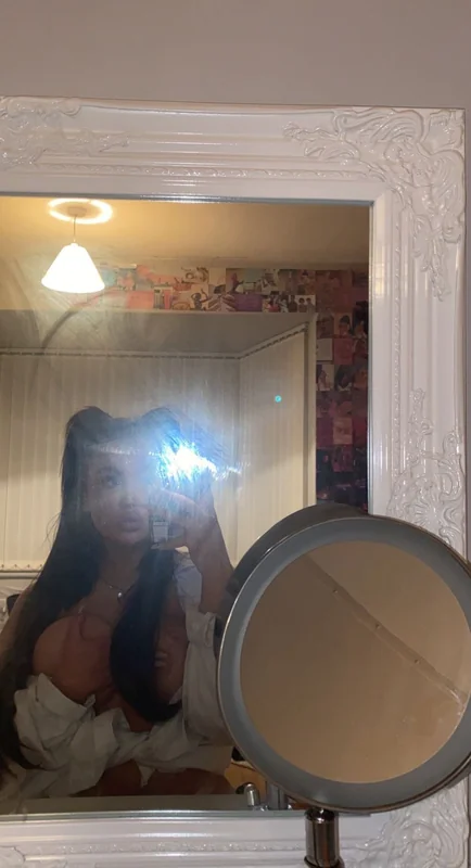 Tiakokox OnlyFans creator with engaging content