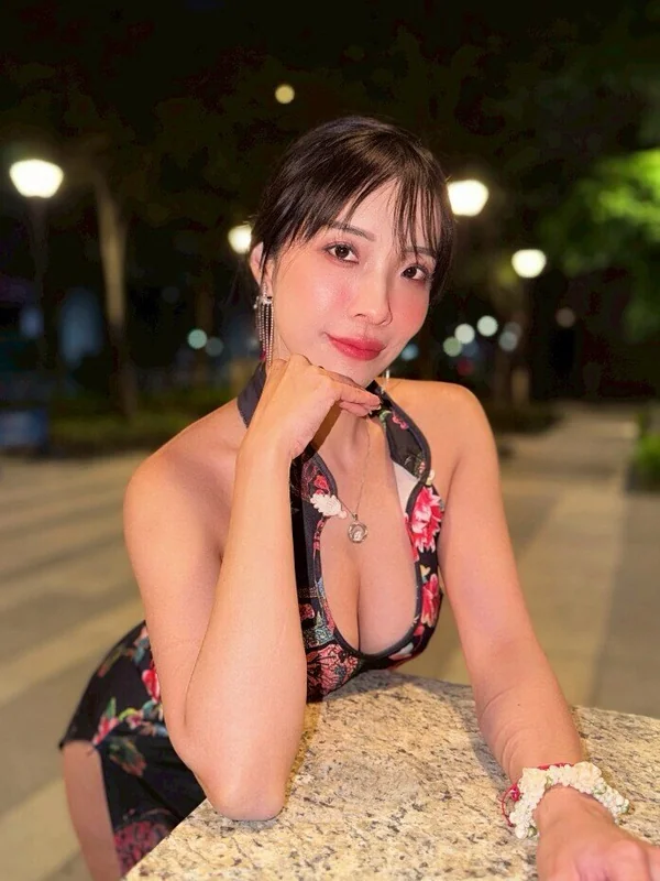 Tiffanyteng OnlyFans creator with playful charm