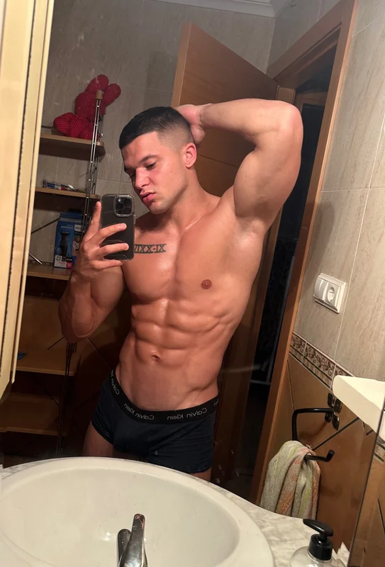 Tomasmv OnlyFans Spanish model with exclusive content