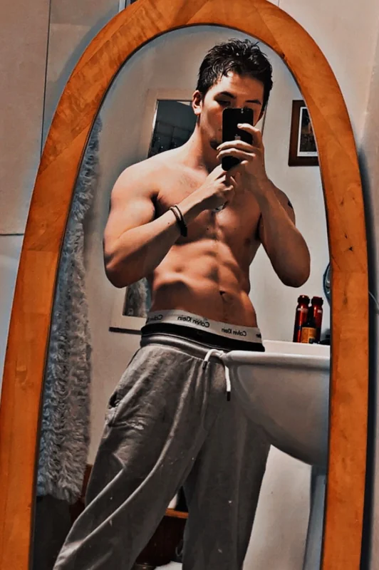 Tommyhscof OnlyFans creator with exclusive content