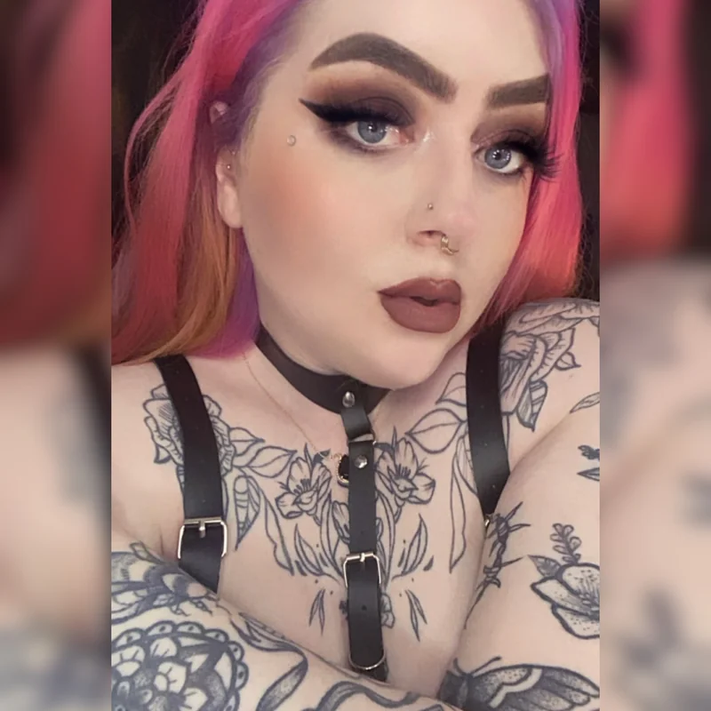 Toxicpeaches OnlyFans profile