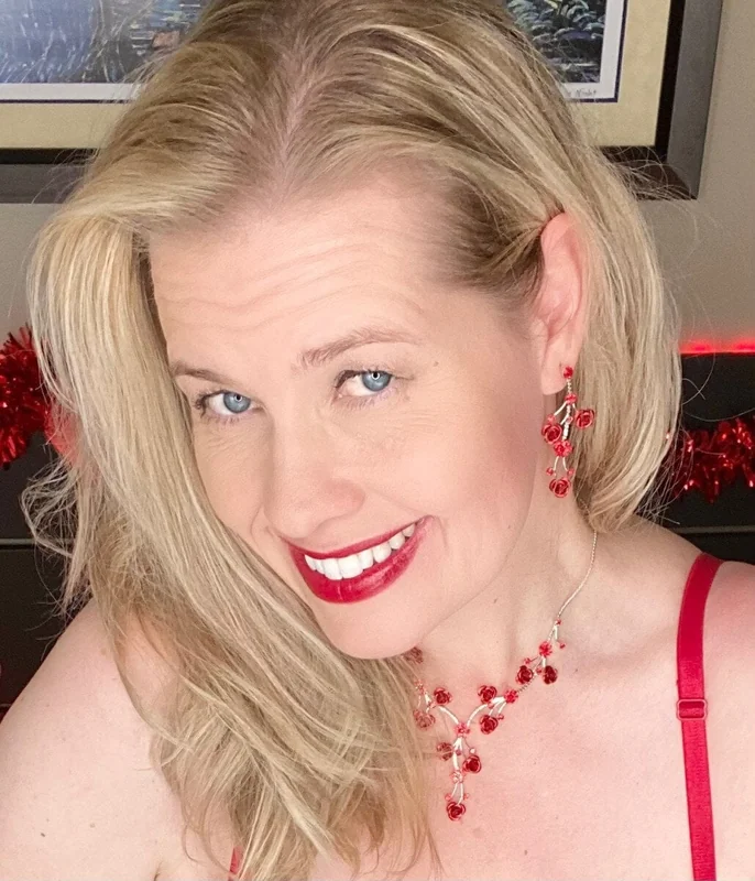 Traci Love OnlyFans creator with engaging content