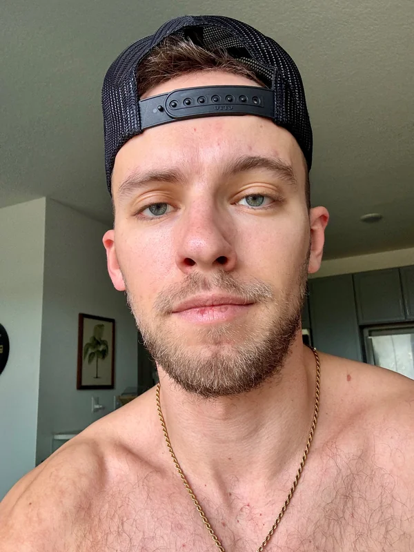 Troygreen OnlyFans male surfer creator