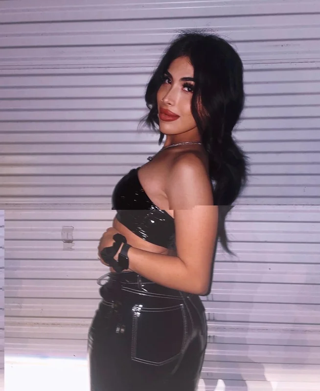 TS Mommy Avery Versatile Virgin OnlyFans creator with exclusive content