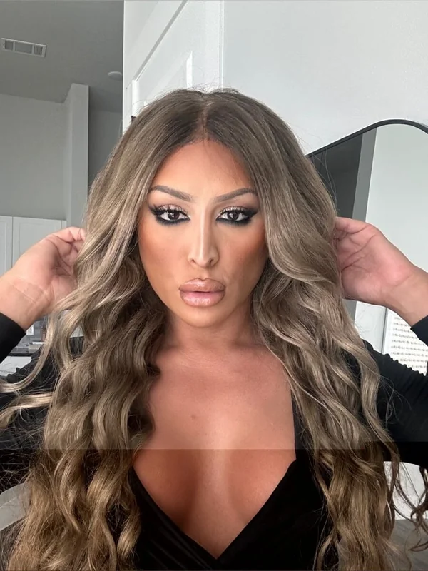 Tsnicolemilania OnlyFans Creator Tsnicolemilania OnlyFans brunette creator