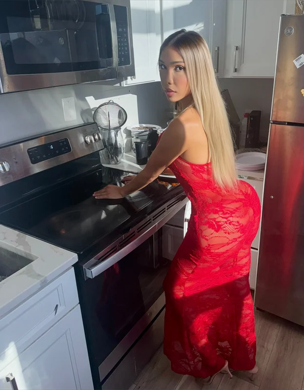 Tsperlaa OnlyFans creator with exclusive content