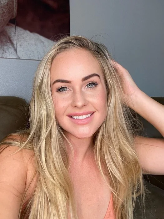 Fun with blondes - OnlyFans Creator Profile Picture
