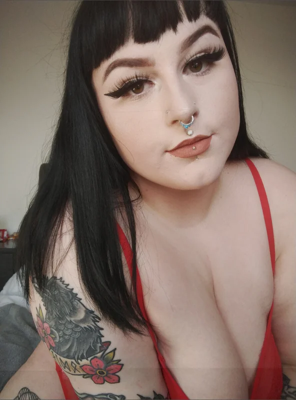Baby Girl OnlyFans creator with extensive photo collection