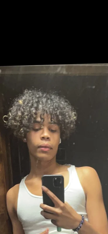 Thatfinelightskin OnlyFans Profile Image Thatfinelightskin OnlyFans Slim Male Creator