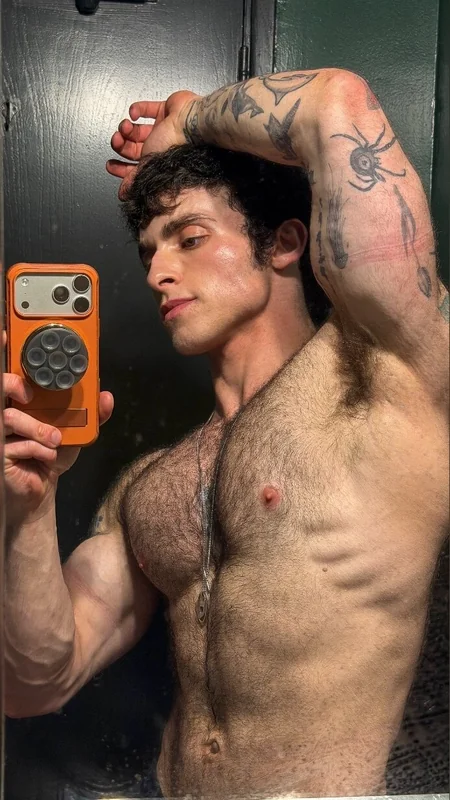 Tytyxalt OnlyFans creator with enticing content.