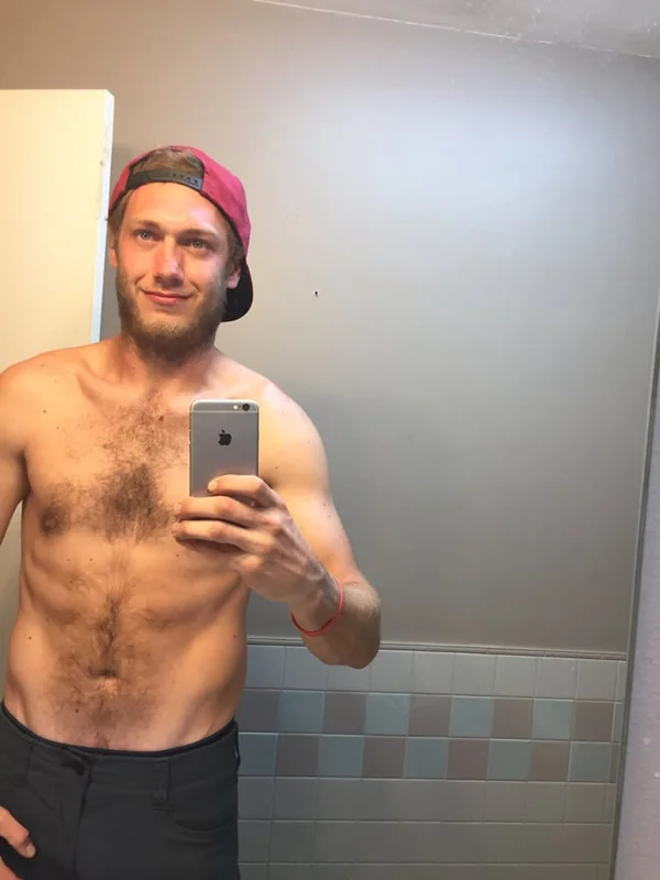Brice33 OnlyFans Profile Brice33 OnlyFans athletic male creator