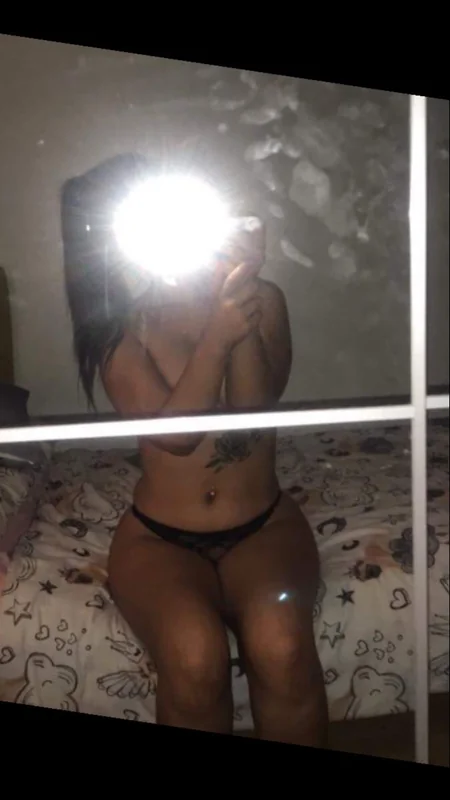 Urhottgirlsxph OnlyFans creator with enticing content