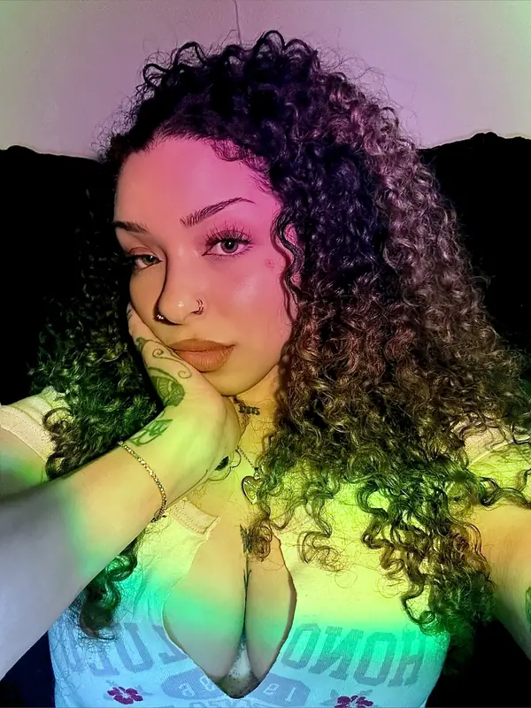 T - OnlyFans Creator Profile Picture