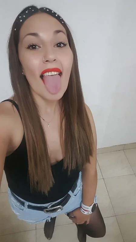 Brune OnlyFans Creator Brune OnlyFans profile with brunette hair