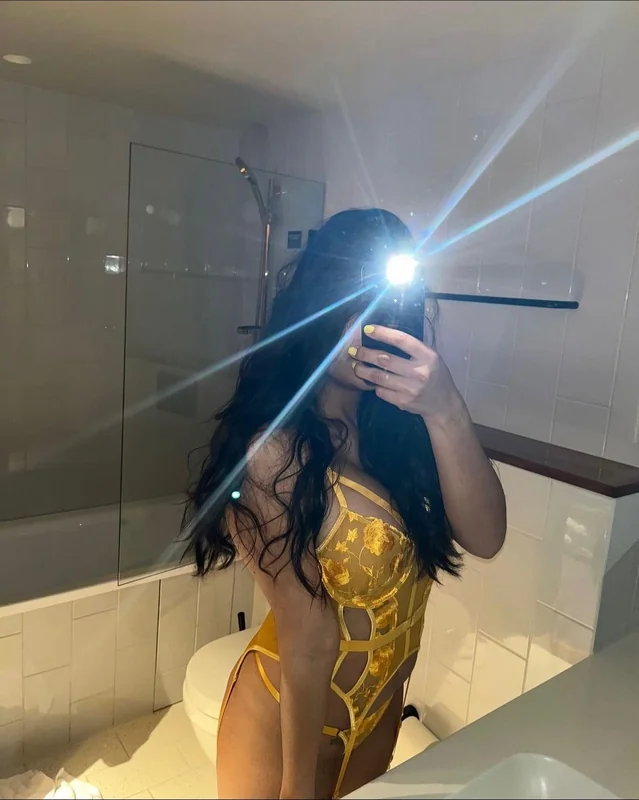 Valegom3zvip OnlyFans creator with pregnant content