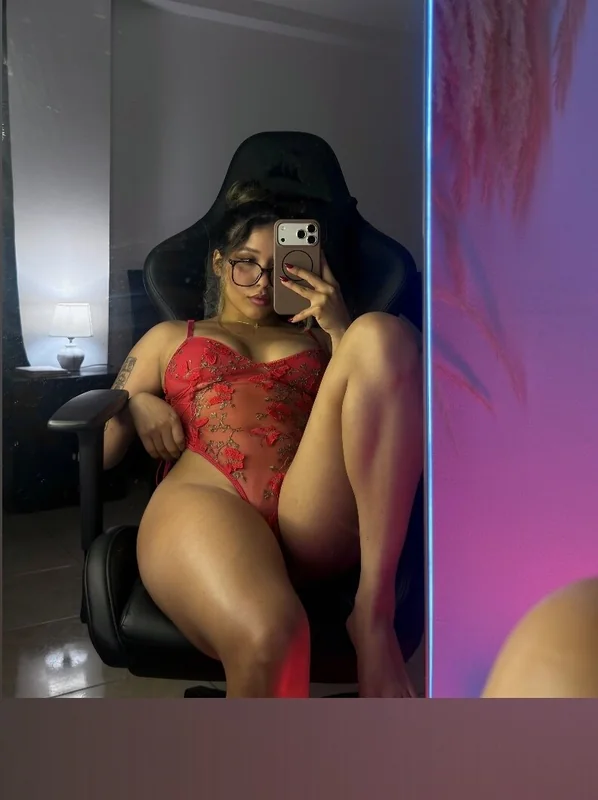 valengg OnlyFans exclusive content creator
