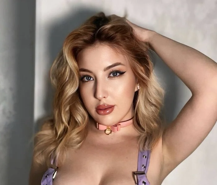 Vanessa on OnlyFans adventurous creator