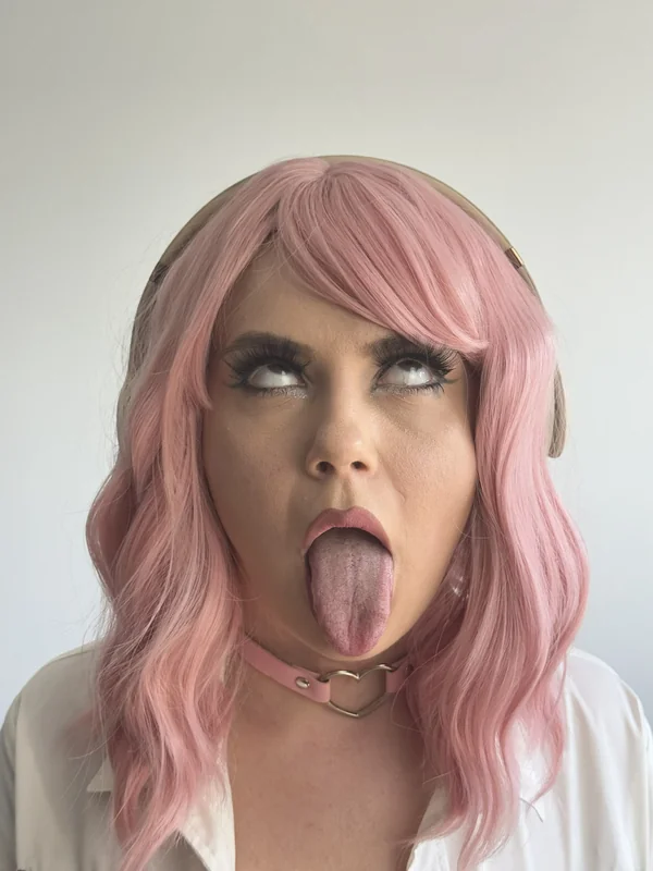 Velvet Rae OnlyFans profile