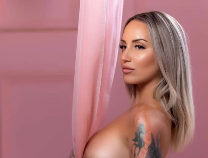 Veronik13 OnlyFans profile