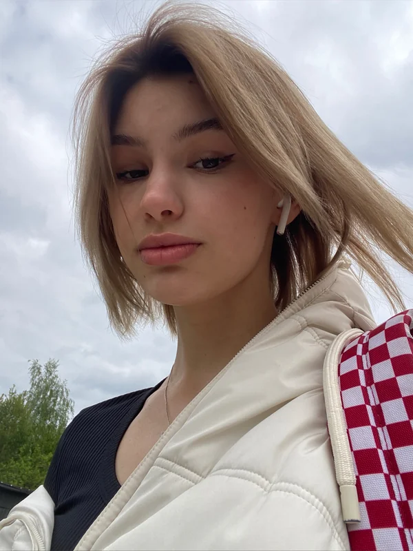 Vestena OnlyFans Profile Vestena on OnlyFans Ukrainian graphic designer