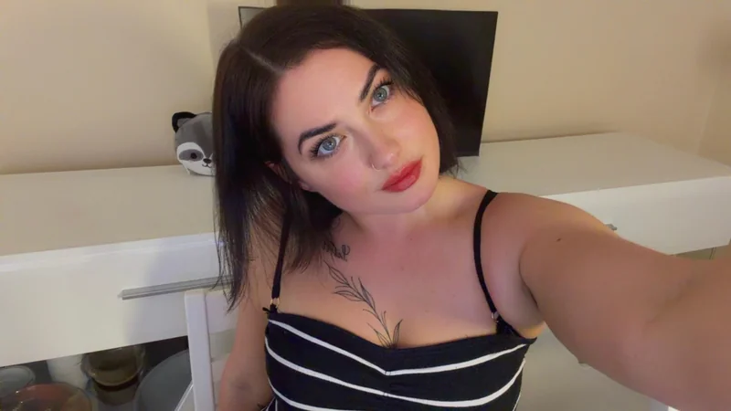 Viceypopsx OnlyFans luxury addiction