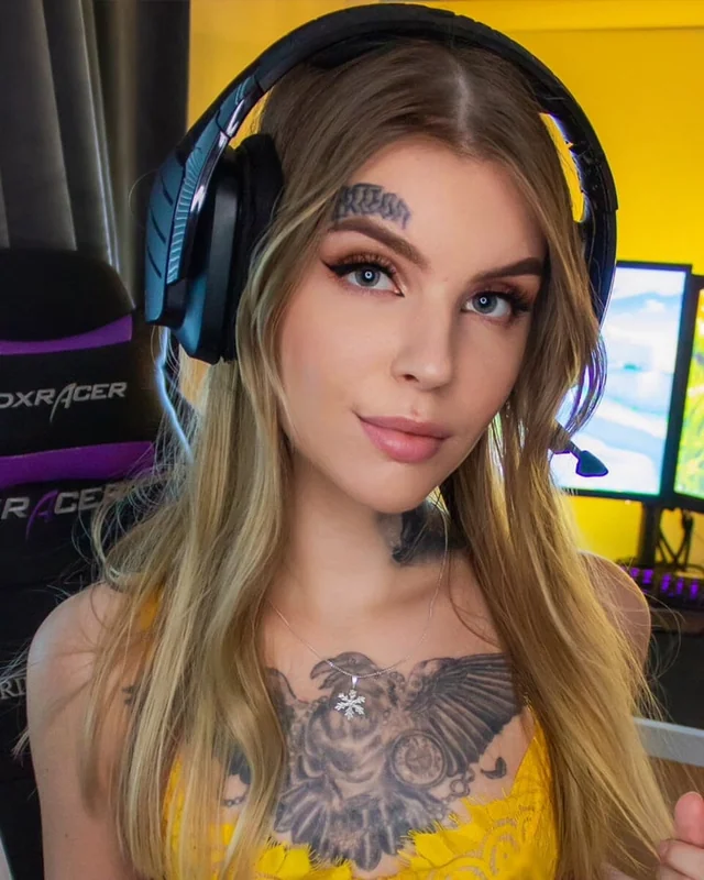 Viktoria OnlyFans Creator Profile Viktoria OnlyFans Swedish tattooed gamer
