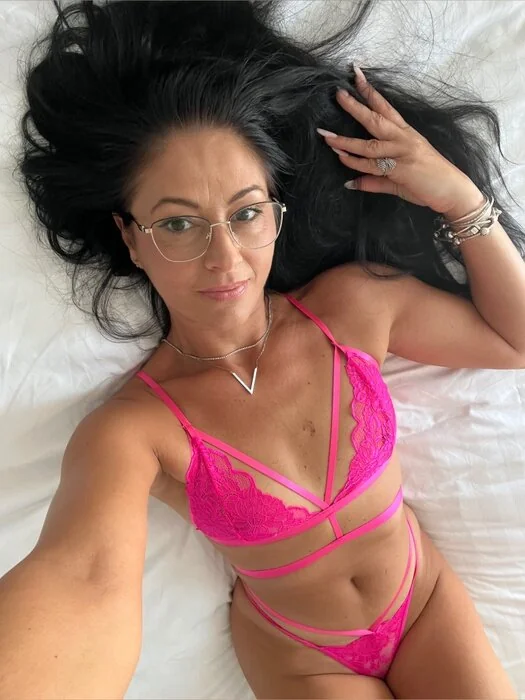 Victoria Smith OnlyFans creator with exclusive content