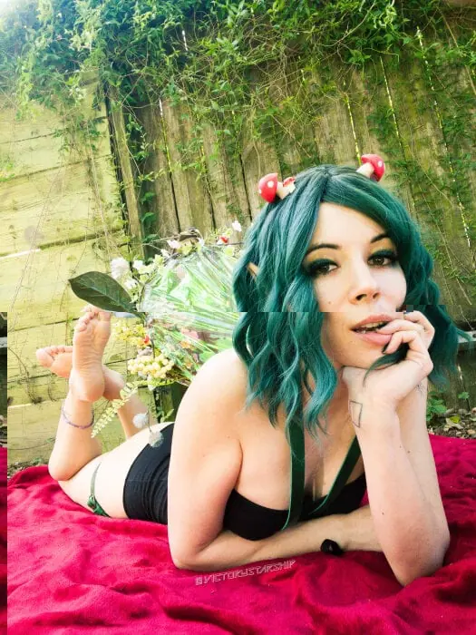 Vikki OnlyFans Profile Picture Vikki OnlyFans blue haired nerdy girl