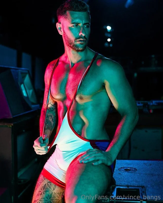 Vince 😈🔥 OnlyFans creator with exclusive content.