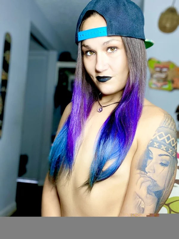 violet OnlyFans profile