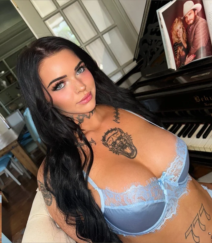 Violet online now! - OnlyFans Creator Profile Picture