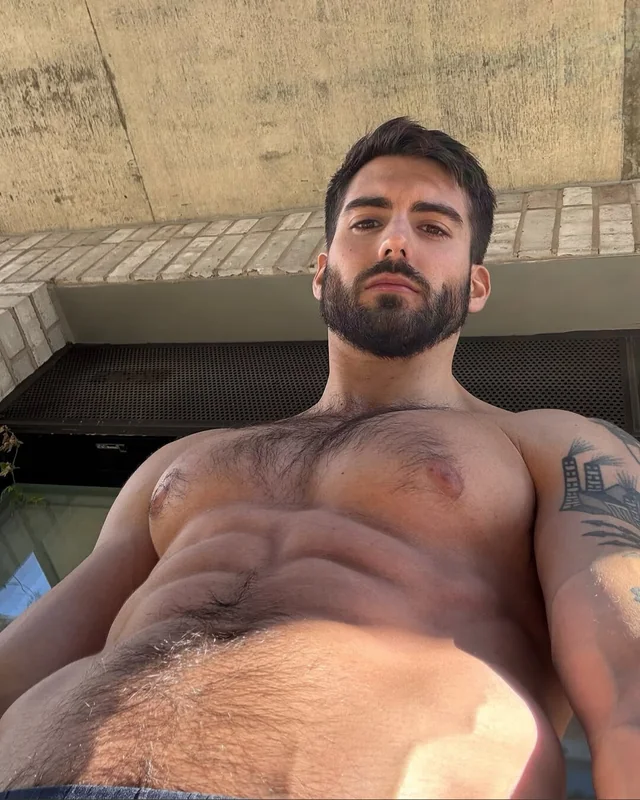 Vitor OnlyFans profile with exclusive content