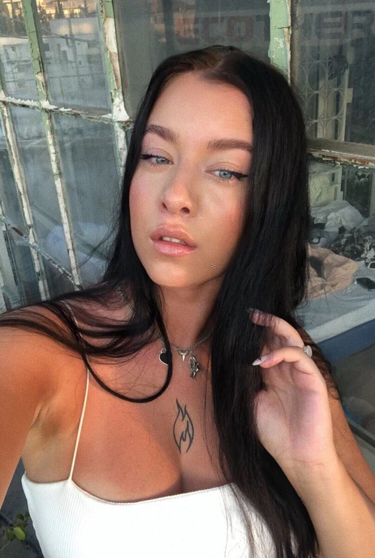 Veronika Mescudi OnlyFans exclusive content creator