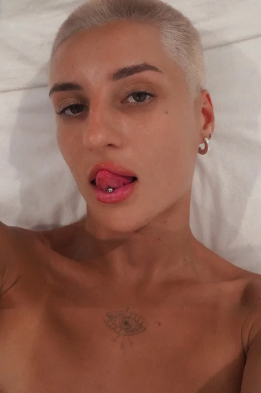 Wendy Moore OnlyFans Creator Wendy Moore OnlyFans creator with a petite body
