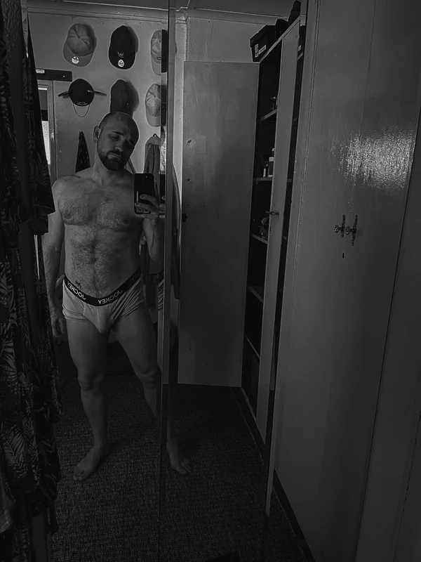 Wiesjouoom OnlyFans creator with intimate content