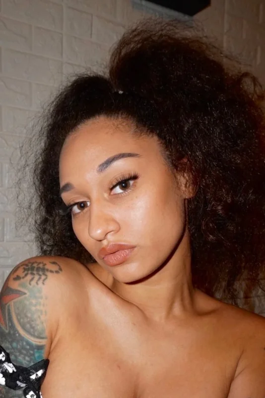 Wifeybae - OnlyFans Creator Profile Picture