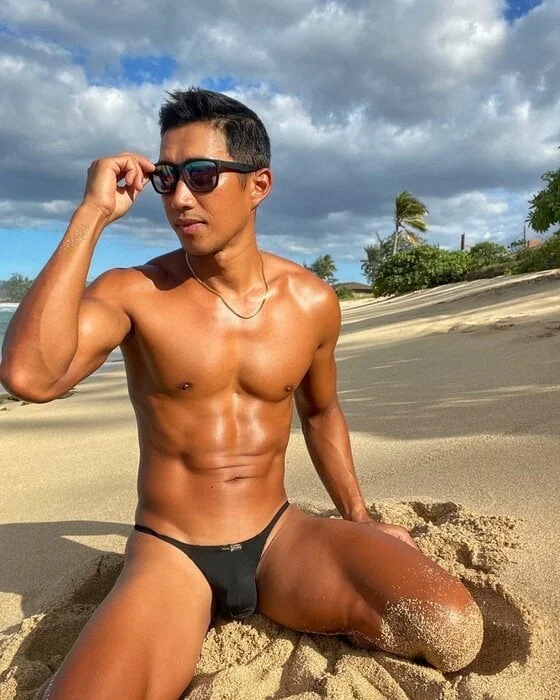 Willinhawaii OnlyFans Profile Willinhawaii OnlyFans athletic male creator