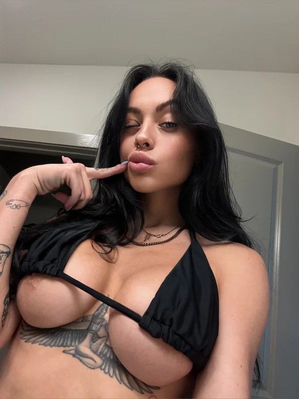 FRESHLY SINGLE - OnlyFans Creator Profile Picture