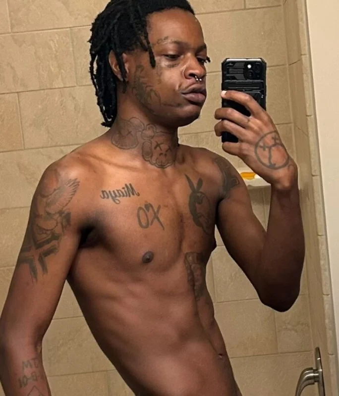Wrldofsunny OnlyFans creator with exclusive content