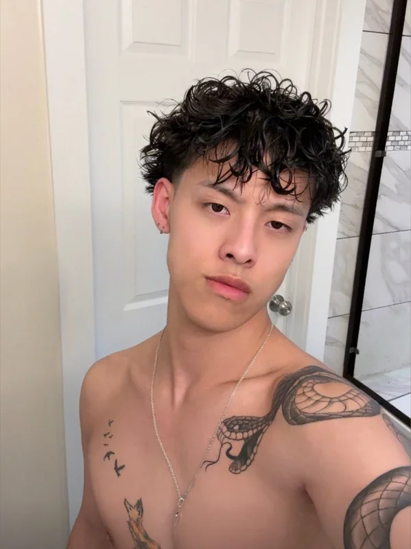 Xchennyxxx OnlyFans creator with exclusive content.