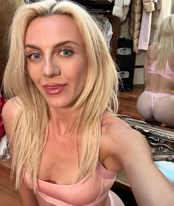 Barbie Roberts - OnlyFans Creator Profile Picture