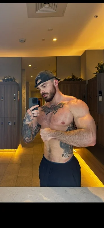 XXXkash OnlyFans creator with exclusive content